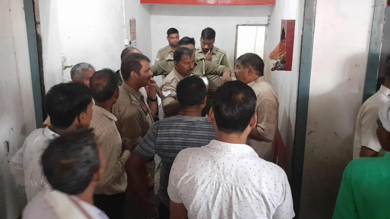 Dead body of young man found hanging from dupatta