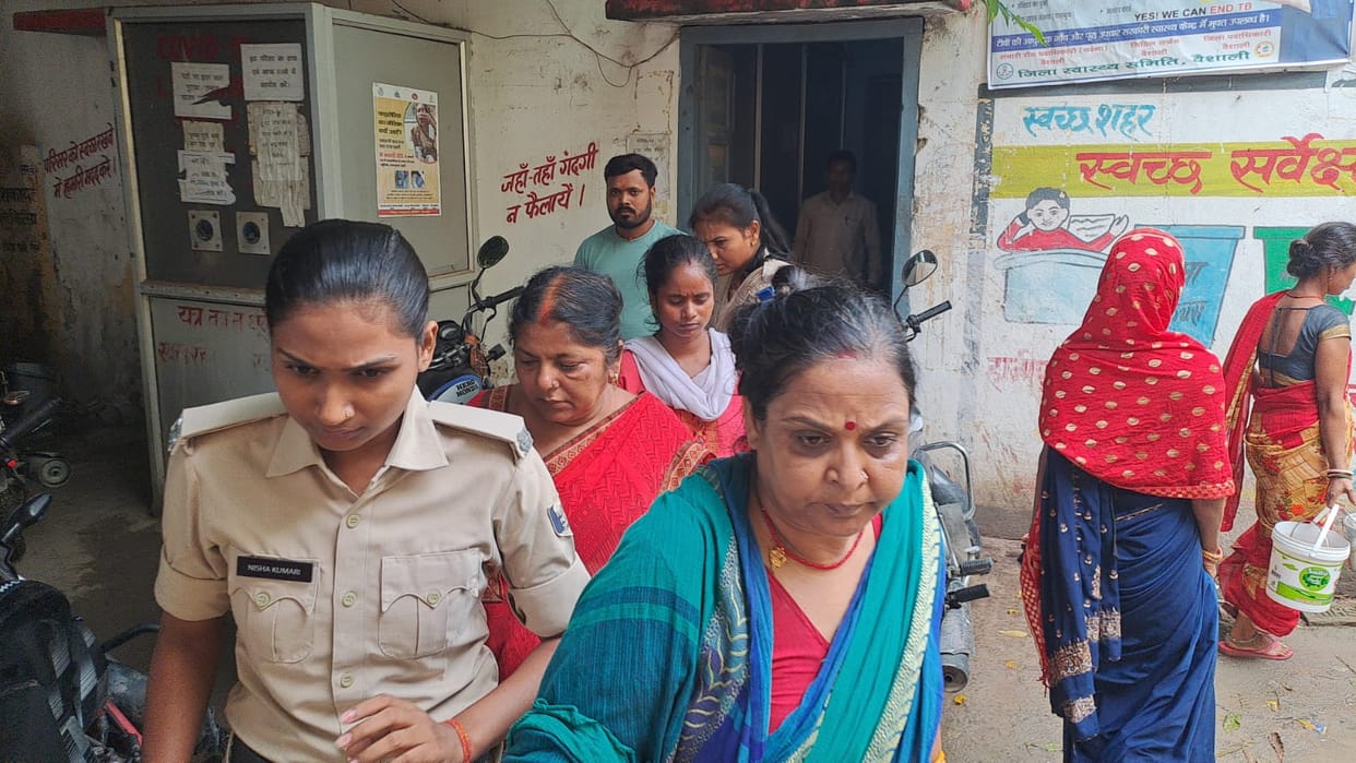 Child recovered from luxury car in Hajipur, bihar police shocked to see smart women in child lifting gang
