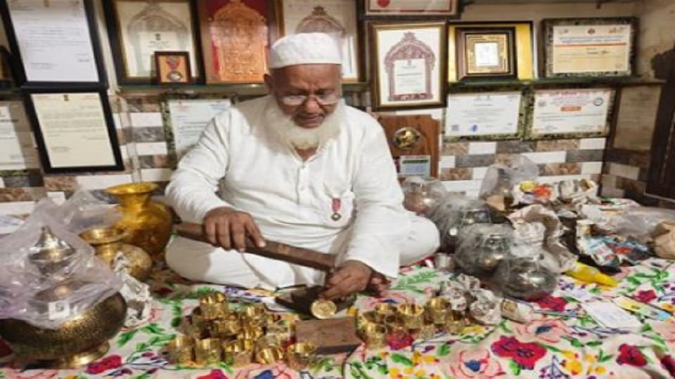 Moradabad: Padma Shri Dilshad Hussain got order to make tea light from London
