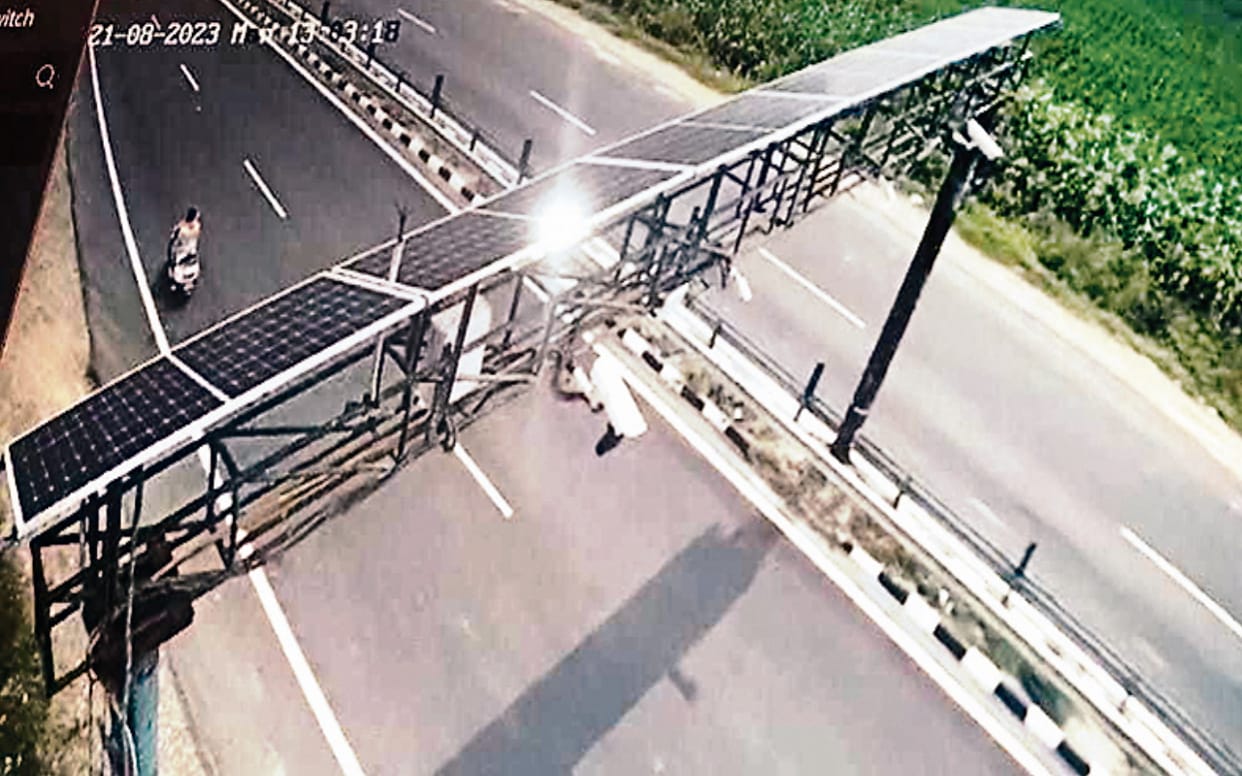 942 trucks blacklisted for non-payment of fine, more than three crore outstanding