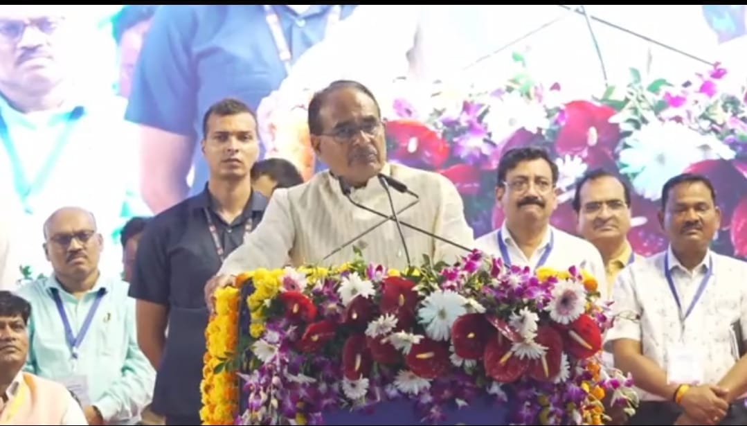 MP News: CM launched the Learn-Earn scheme, said- employment to the youth, skilled workers to the industries
