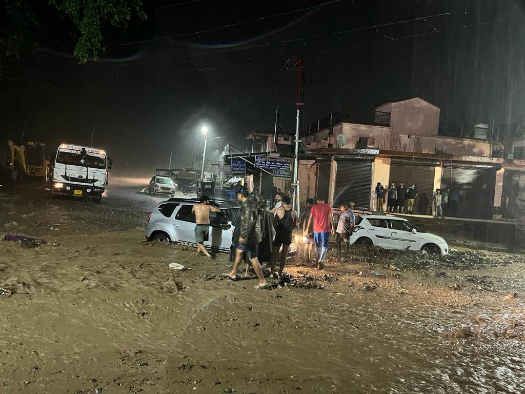 Uttarakhand Weather Road Closed after landslide car washed away in kotdwar All Update