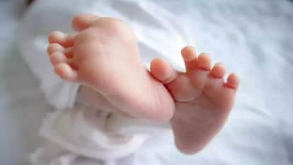 MP News Woman gave birth to four-legged baby girl in Vidisha condition critical