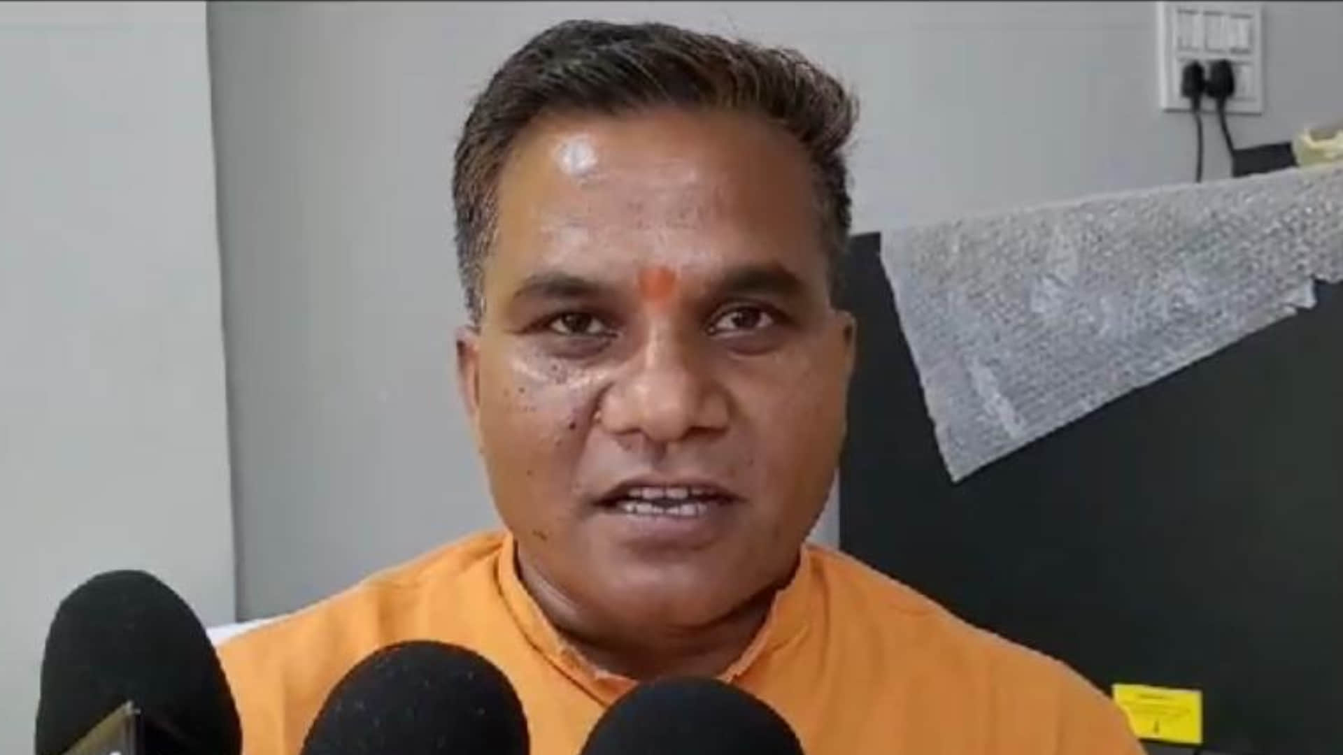 नरेश बरकड़े, पूर्व भाजपा प्रत्याशी