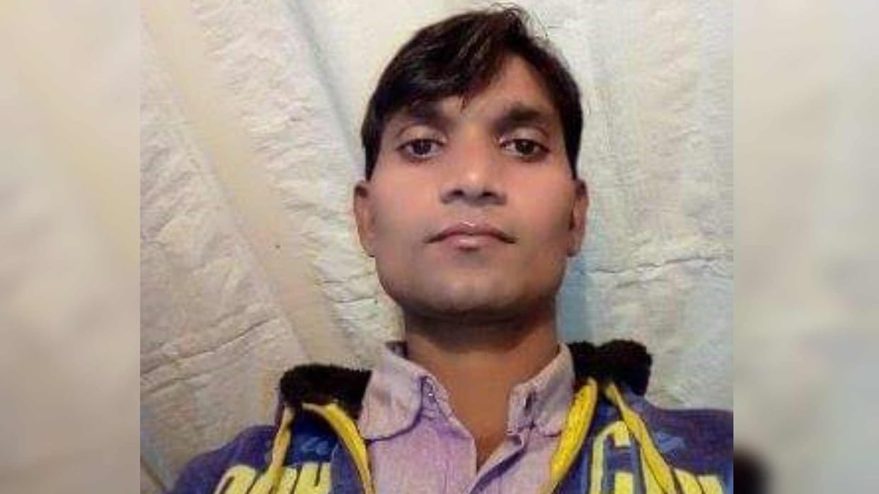 Gorakhpur Son jumped into river due to mother death