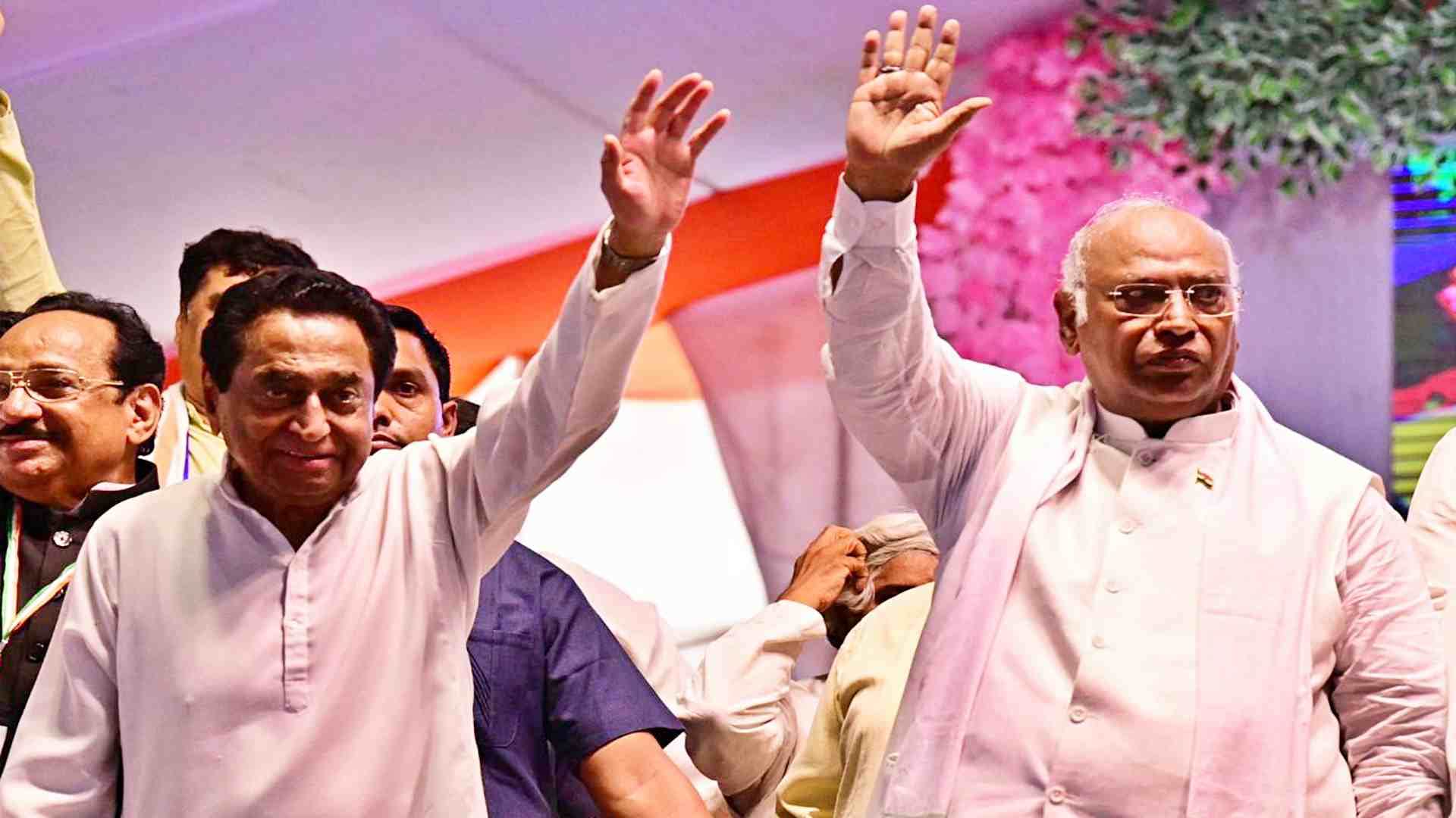 MP election: Mallikarjun Kharge launches election campaign in Sagar