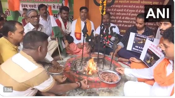 Chandrayaan 3 Havan poojan in temples of Varanasi for success of ISro mission