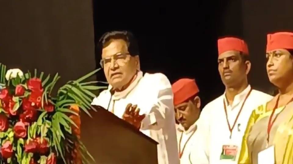 Ramgopal Yadav arrived in Vrindavan to participate in Samajwadi Party workers conference