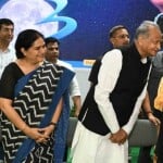 सीएम ने बच्चों के साथ देखी चंद्रयान-3 की लैंडिंग।
