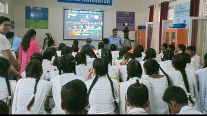 Chandrayaan-3: अब कह सकते हैं चंदा मामा अपने घर के... चंद्रयान की सफलतापूर्व लैंडिंग, जम्मू कश्मीर में उत्साह Chandrayaan3 landing: special prayer to organize Rameswaram temple jammu live telecaste in school