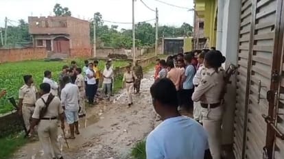 Bihar: प्रेम में नाबालिग ने घर छोड़ा, परिजनों ने प्रेमी के घर में घुस कर की मारपीट-तोड़फोड़; दो भैंस भी ले गए Minor girl left house in love, relatives barged into lover's house and ransacked in Sitamarhi