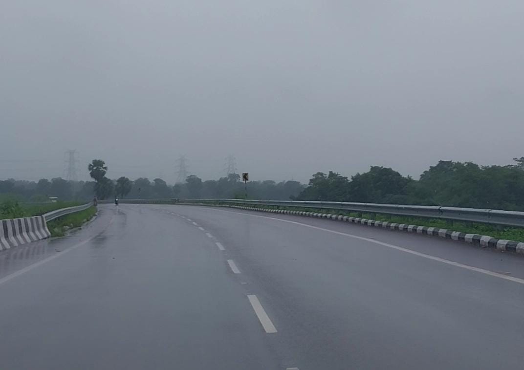 Weather in UP: storm and rain weather has passed, now weather will give relief.