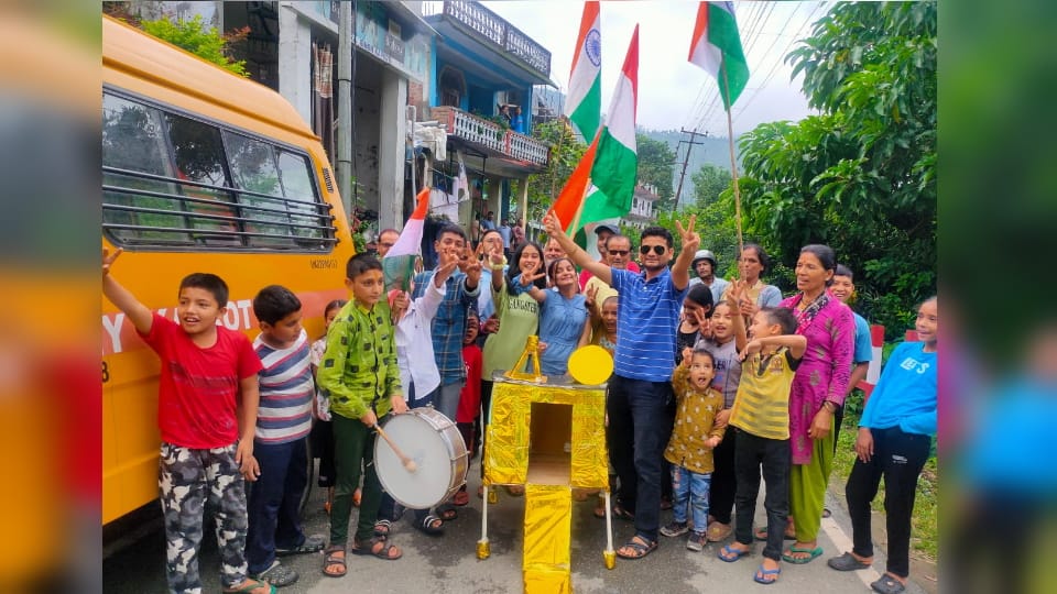 Chandrayaan 3 Landing Successfully Today Celebration In Uttarakhand Photos