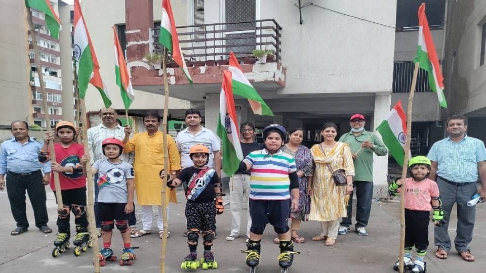 People jump with joy in Agra as Chandrayaan 3 land on moon