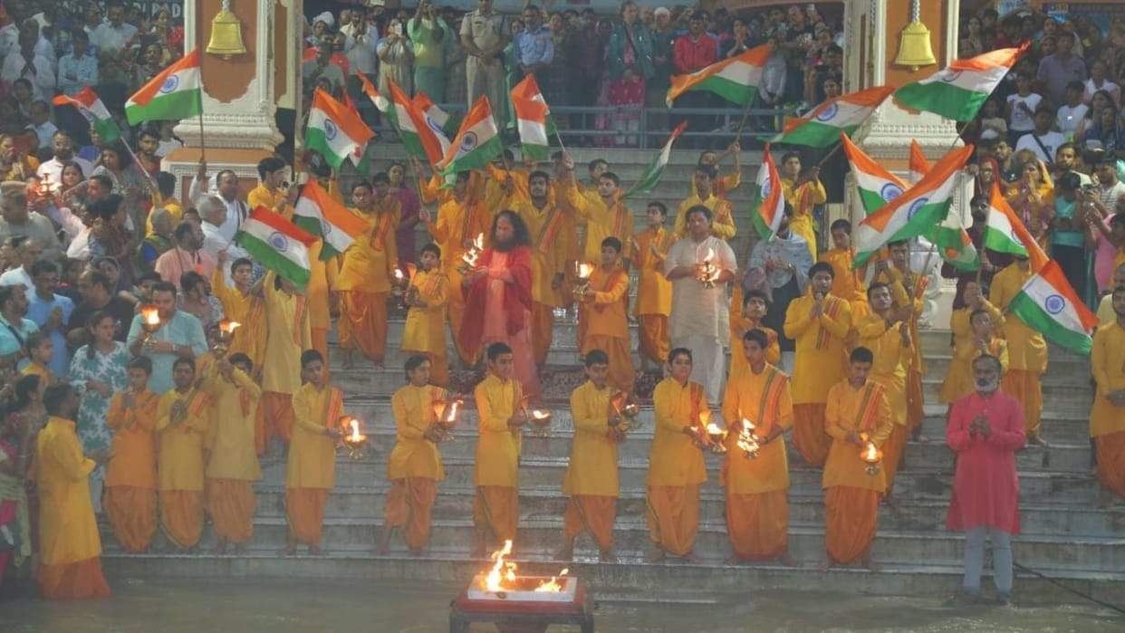 Chandrayaan-3 Landing Special Ganga Aarti at Parmarth Niketan Baba Ramdev started rituals Haridwar Rishikesh