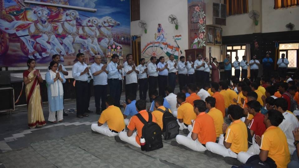 students and teachers pray for successful landing of Chandrayaan 3 in Mathura
