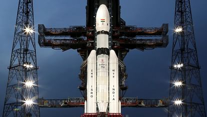 Chandrayaan-3: रॉकेट का अनियंत्रित हिस्सा धरती के वातावरण में लौटा, उत्तरी प्रशांत महासागर में गिरने के आसार Chandrayaan-3 launch vehicle Part makes uncontrolled re-entry into Earth atmosphere ISRO