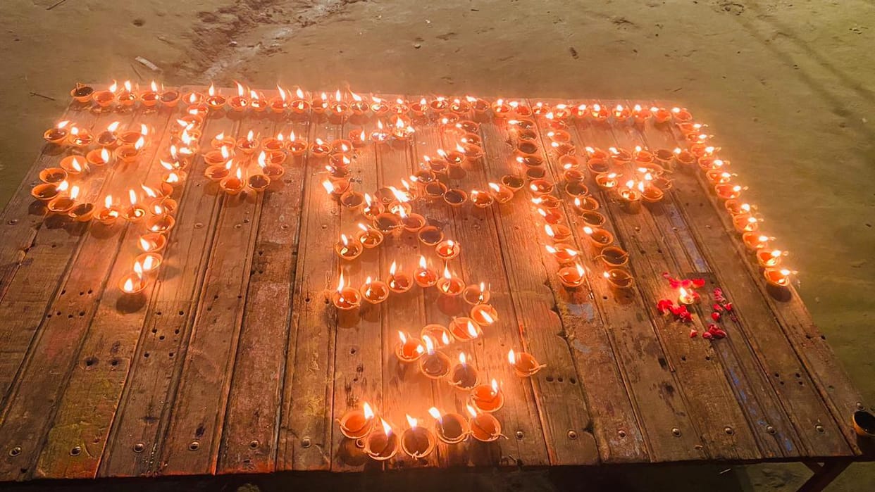 Chandrayaan Landing: Special Ganga Aarti for the success of Chandrayaan-3, Chandrayaan-3 written with 1001 lam