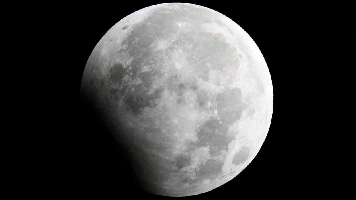 Moonquake will tell how old is Moon relation with Earth is the heat within the Moon surface going to end