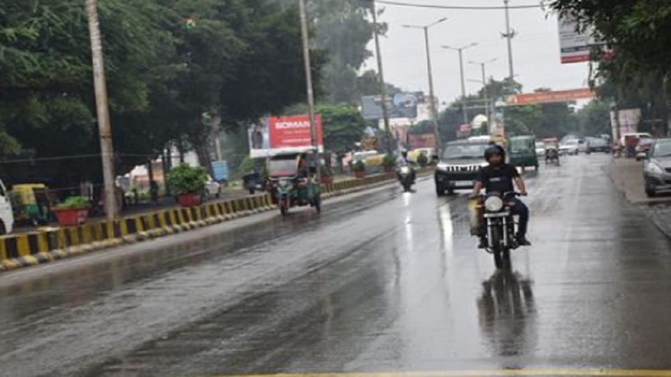 Weather cool due to heavy rain in Moradabad, people got relief from humidity