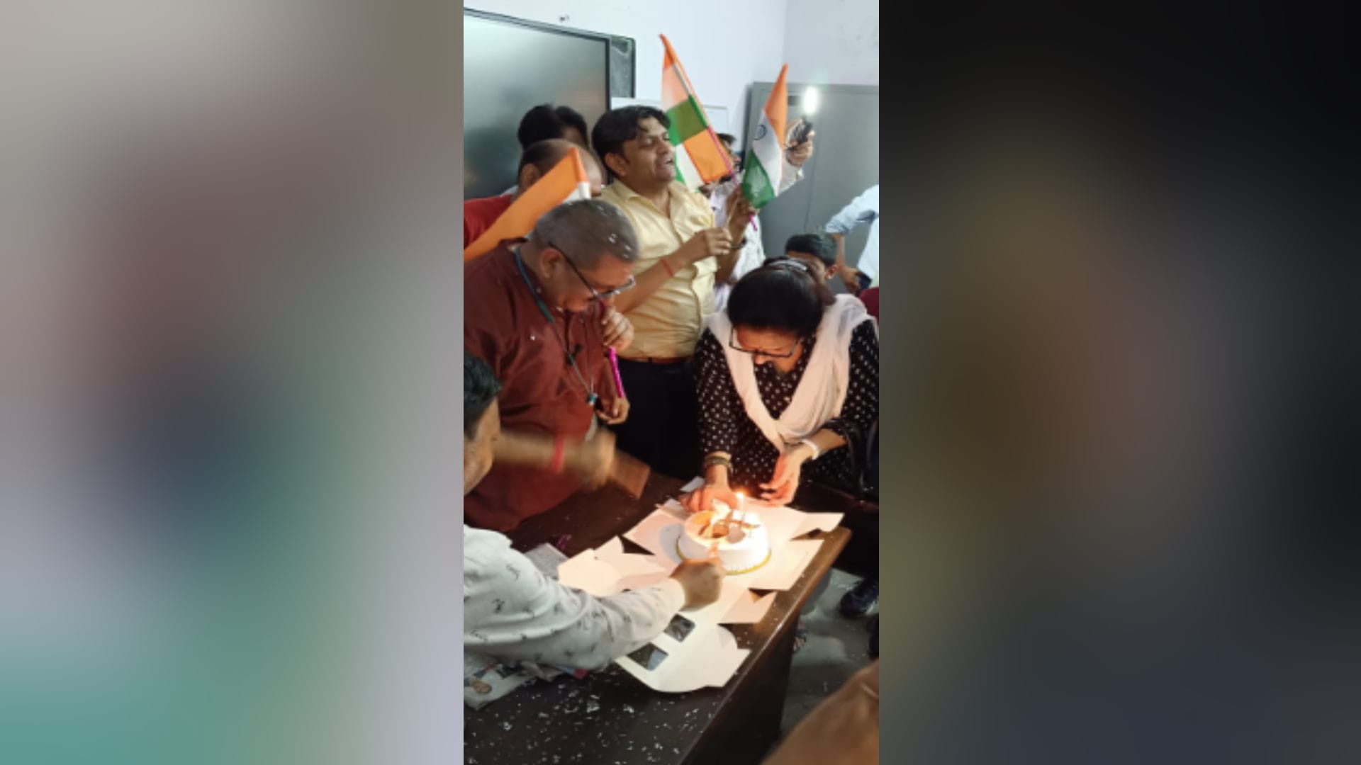 Chandrayaan-3 Landing successful: people are celebrating by congratulating in all districts West UP