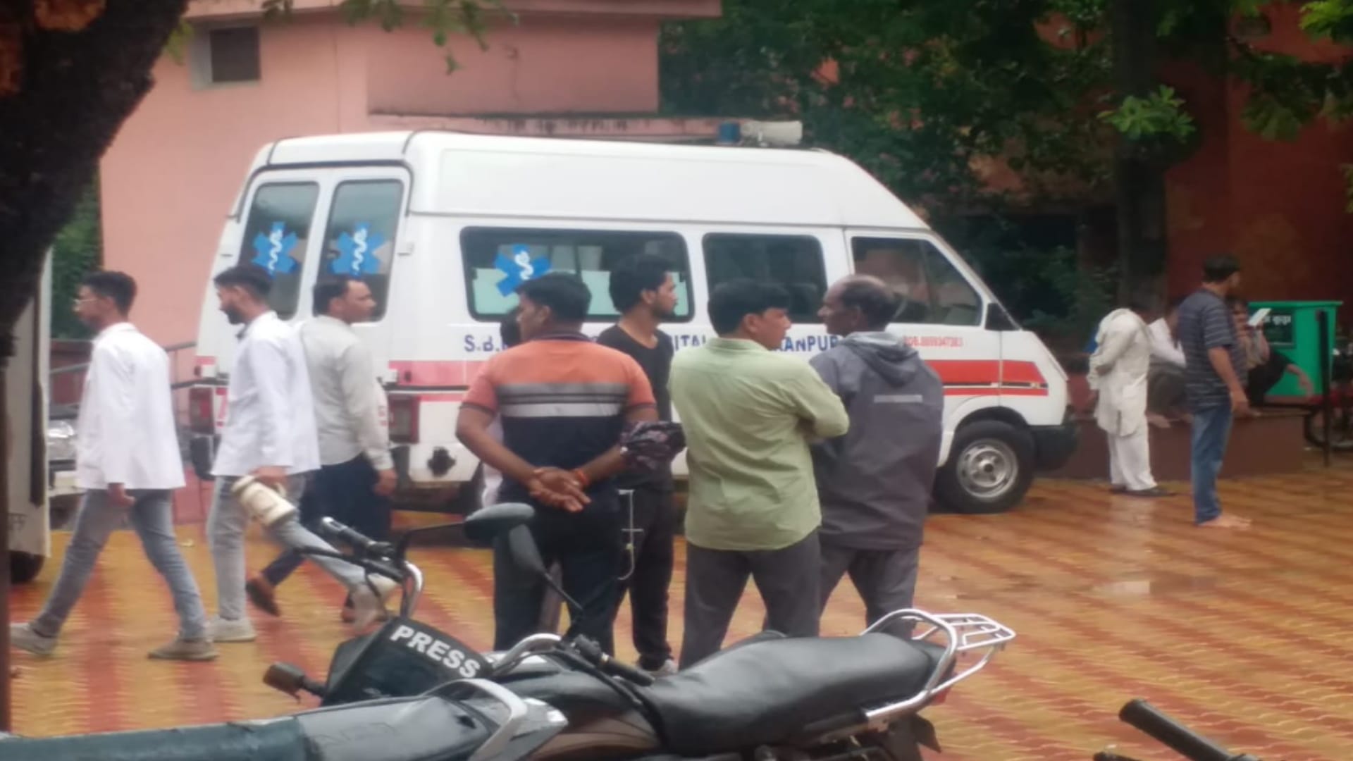 Saharanpur: Four have died in tractor trolley accident, 20 people injured and six missing