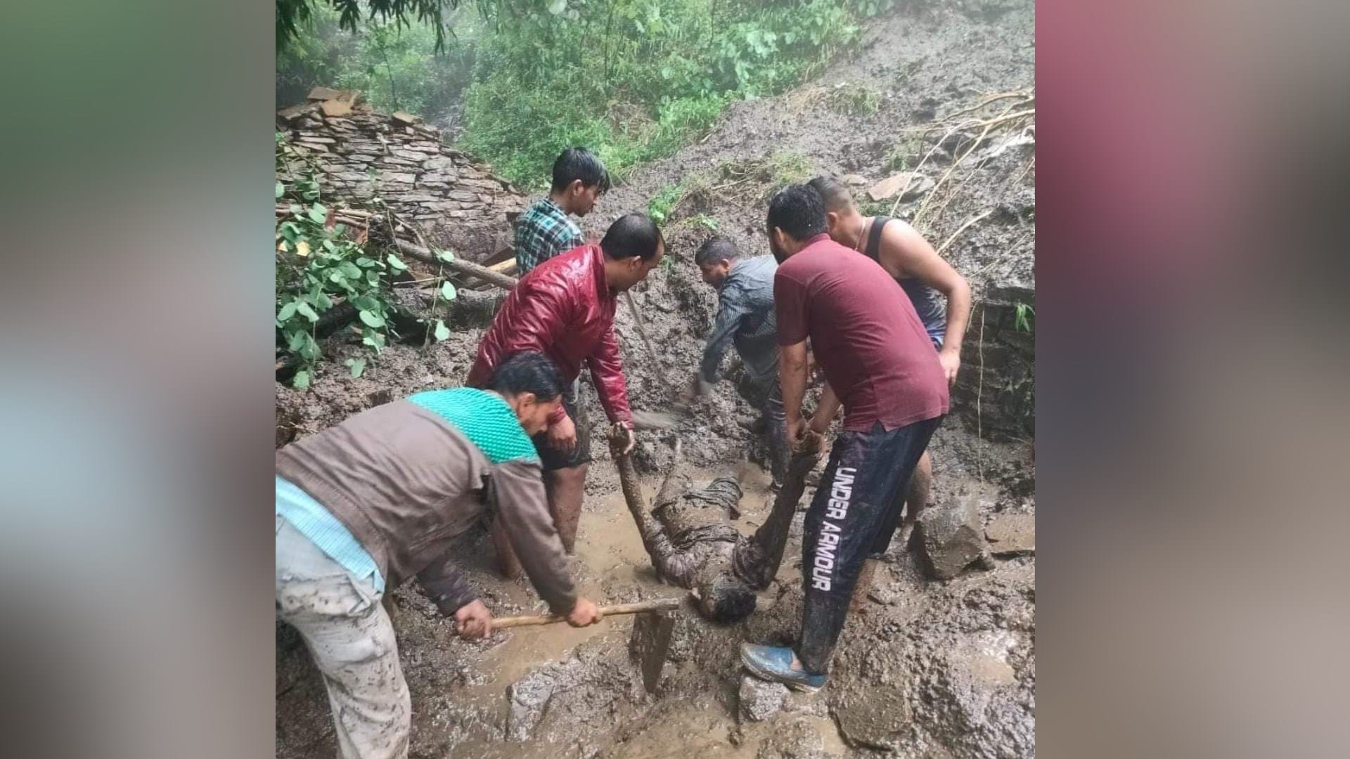 Heavy Rain Himahal Pradesh Many roads closed 3 killed 8 missing and swept away