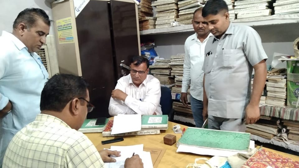 CM flying squad team raided Patwar Bhawan in Sonipat, six out of nine patwaris found absent