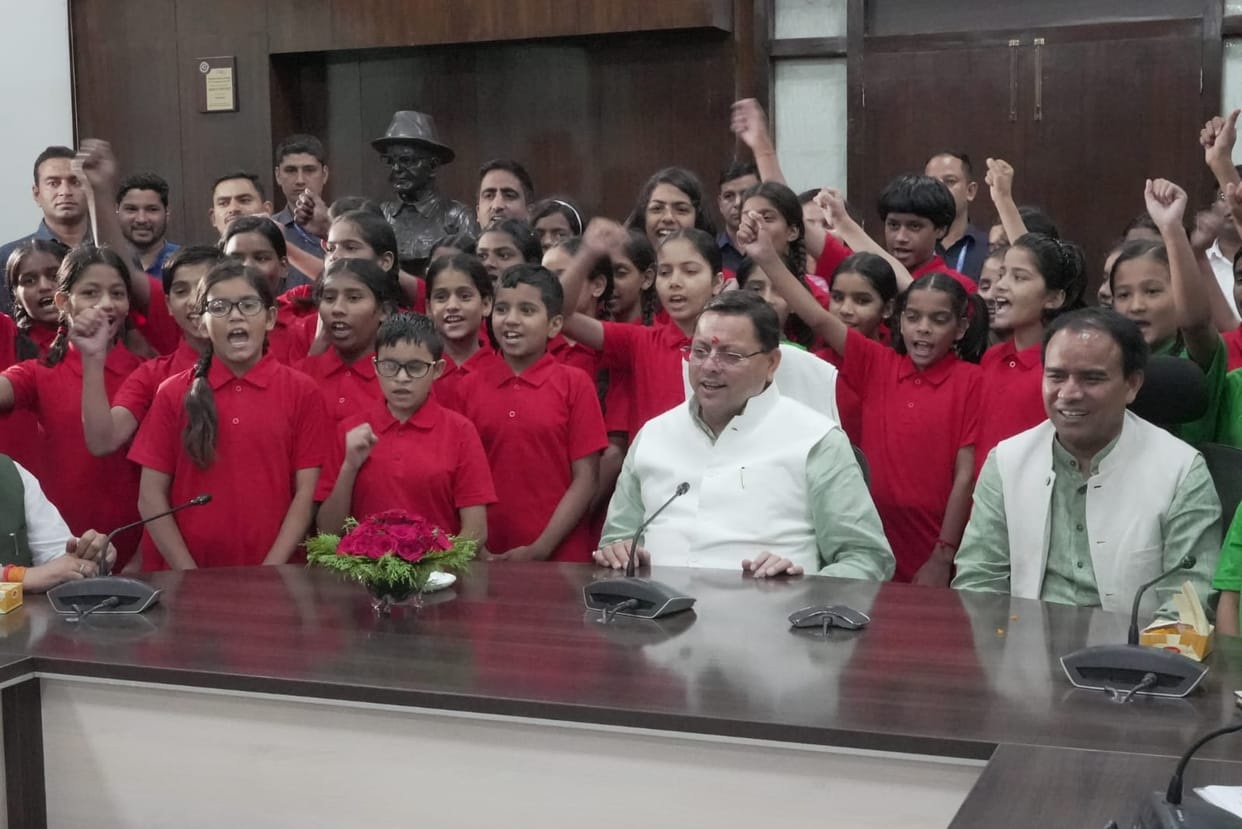 Chandrayaan 3 successful Landing CM watched live telecast with students and congratulations to all