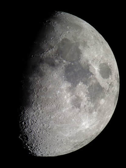 smartphone moon photo