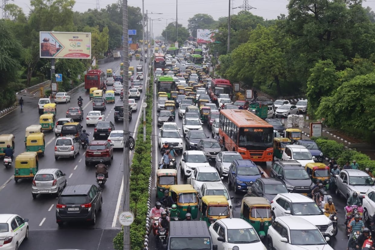 Traffic jam due to rain in Delhi NCR