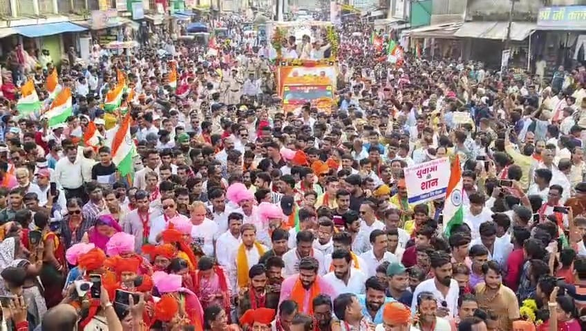 CM Shivraj reached Damoh: gifts worth crores to the city, scooty-laptops to girl students