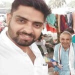 घर वालों के साथ युवा वैज्ञानिक ओम पांडे।