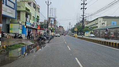 Bihar News : कई प्राइवेट स्कूलों में उपस्थिति घटी, वैन-बस नहीं चले; नीलेश मुखिया का शव पहुंचने पर हंगामे का डर Nilesh Mukhiya Murder Case: Attendance decreased in many private schools in Patna; protest, Bihar Police