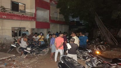 Irrigation department employee hanged himself in varanasi his posting in Lucknow
