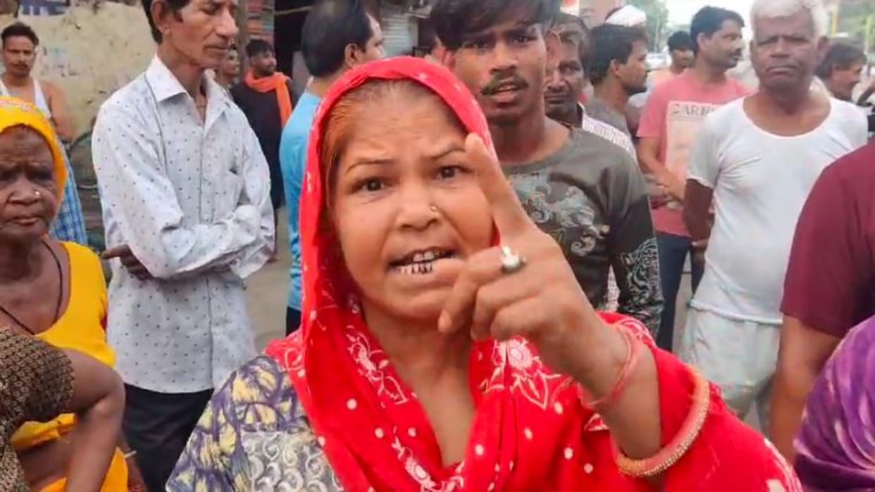 Alwar News Water shortage in Alwar city jam outside BJP MLA Sanjay Sharma house