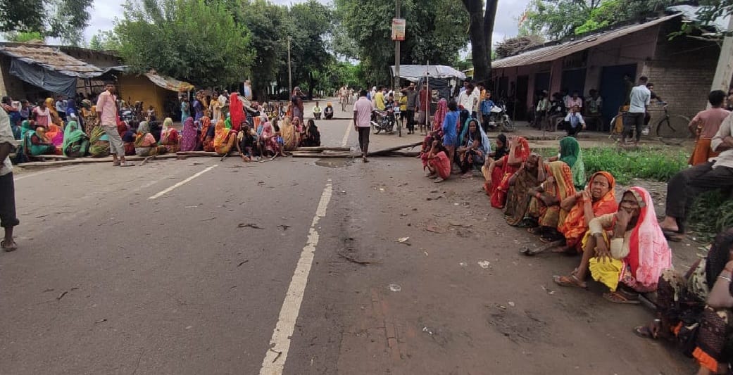 villagers and relatives created ruckus after murder of women in Bareilly