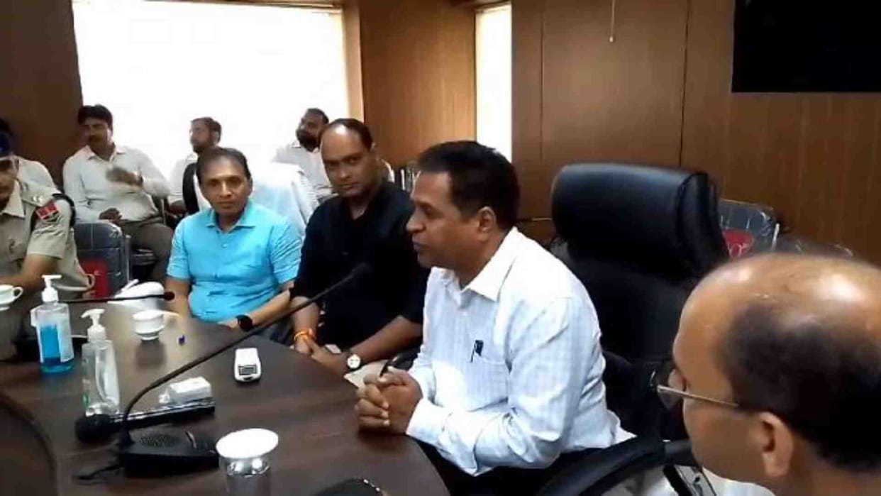 District Collector took a meeting to reduce the stress of Kota coaching students