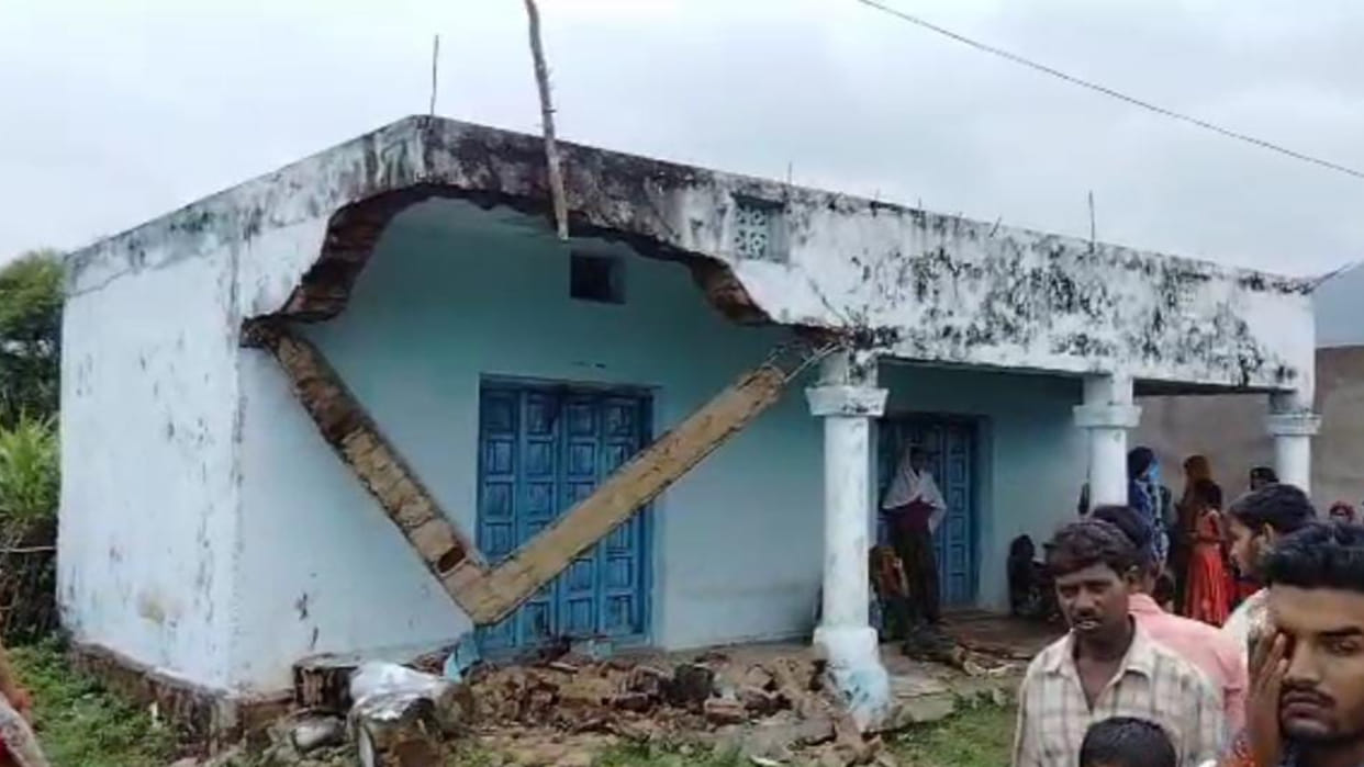 Singrauli News: Four wheeler crushed the girl playing outside the house, painful death