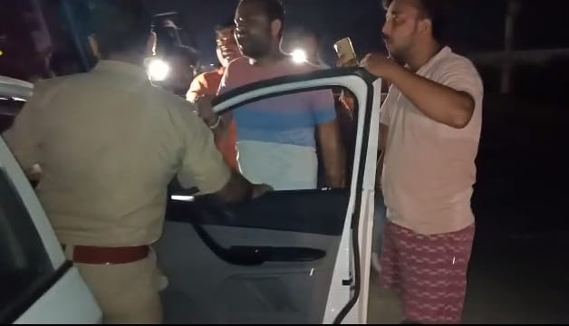 Hooliganism in Farrukhabad, Video of mining mafia's indecency with ITI outpost incharge goes viral