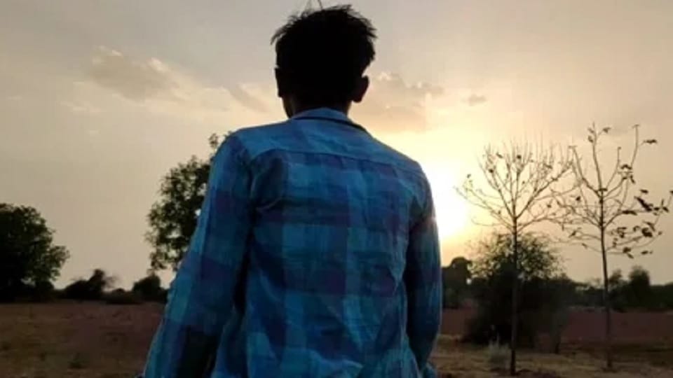 young man committed suicide by hanging himself In Firozabad hurt by his wife visit to her maternal home