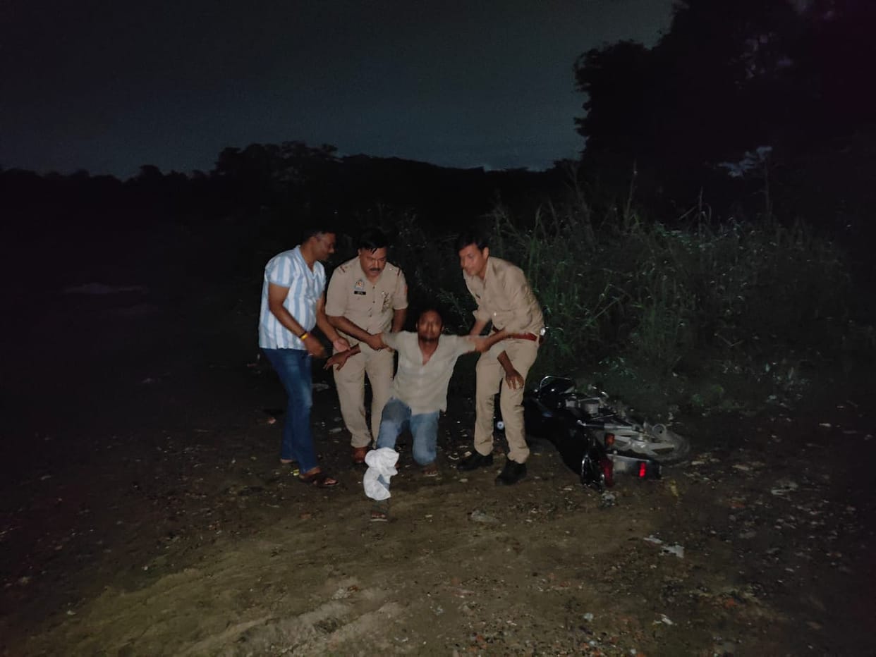 Meerut: A scrap dealer was shot with a betel nut worth 50 thousand, a miscreant injured in the encounter