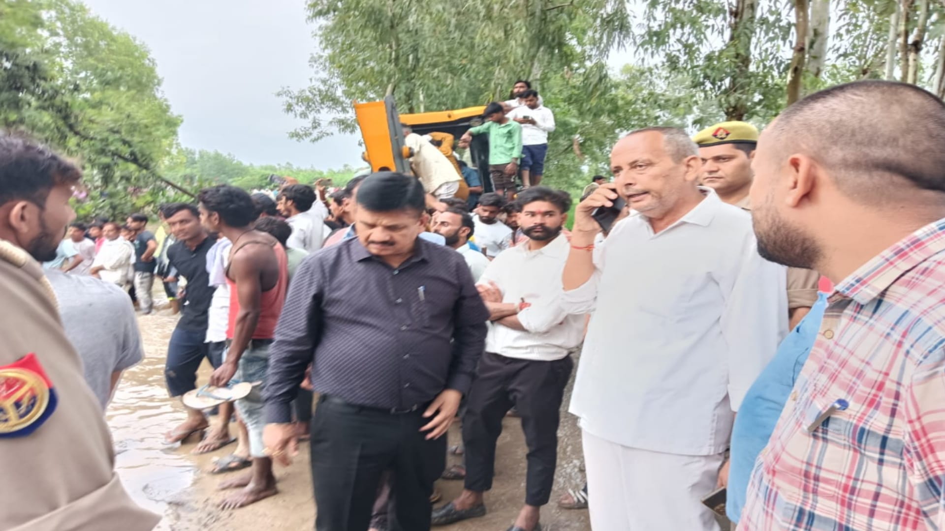 Saharanpur Accident: Weeds in village after death of four people, there are no stoves in houses