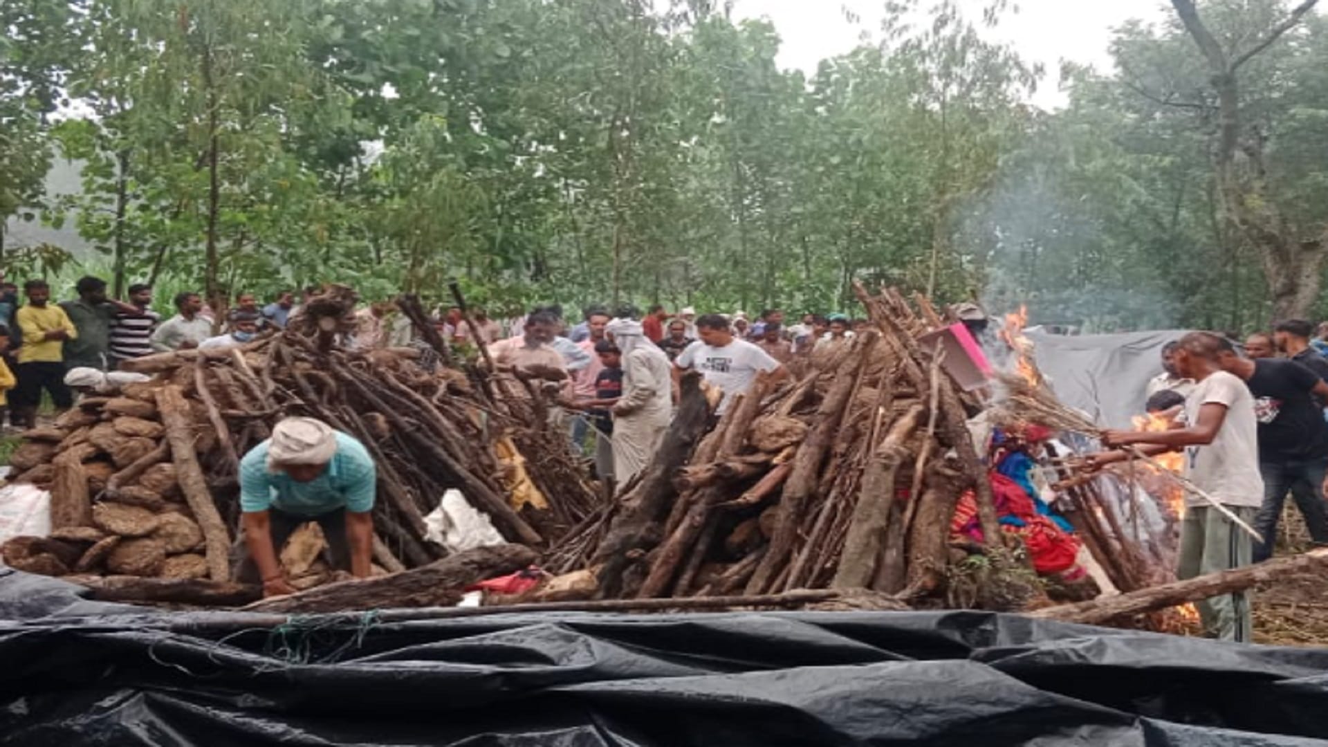 Saharanpur Accident: Nine dead bodies have cremated in one time in a village, stoves is not in houses