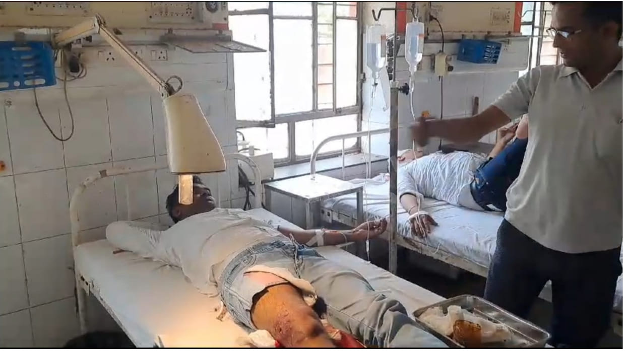 Dholpur Hunter shot teacher in leg was hunting pig injured teacher admitted to district hospita