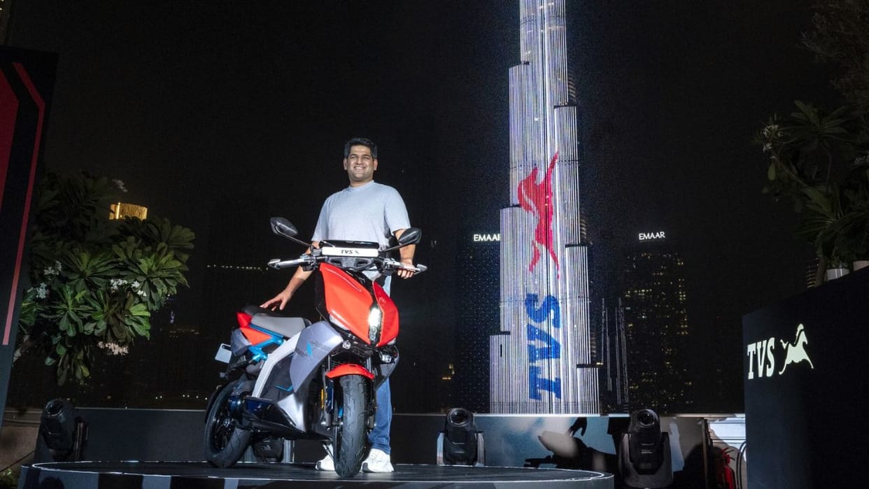 tvs launched premium electric scooter x, know features motor battery specification and price details