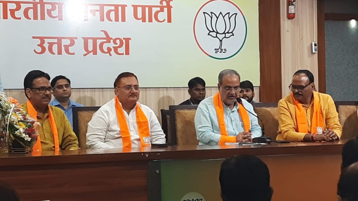 Former MLA umesh pandey joins BJP in Lucknow.