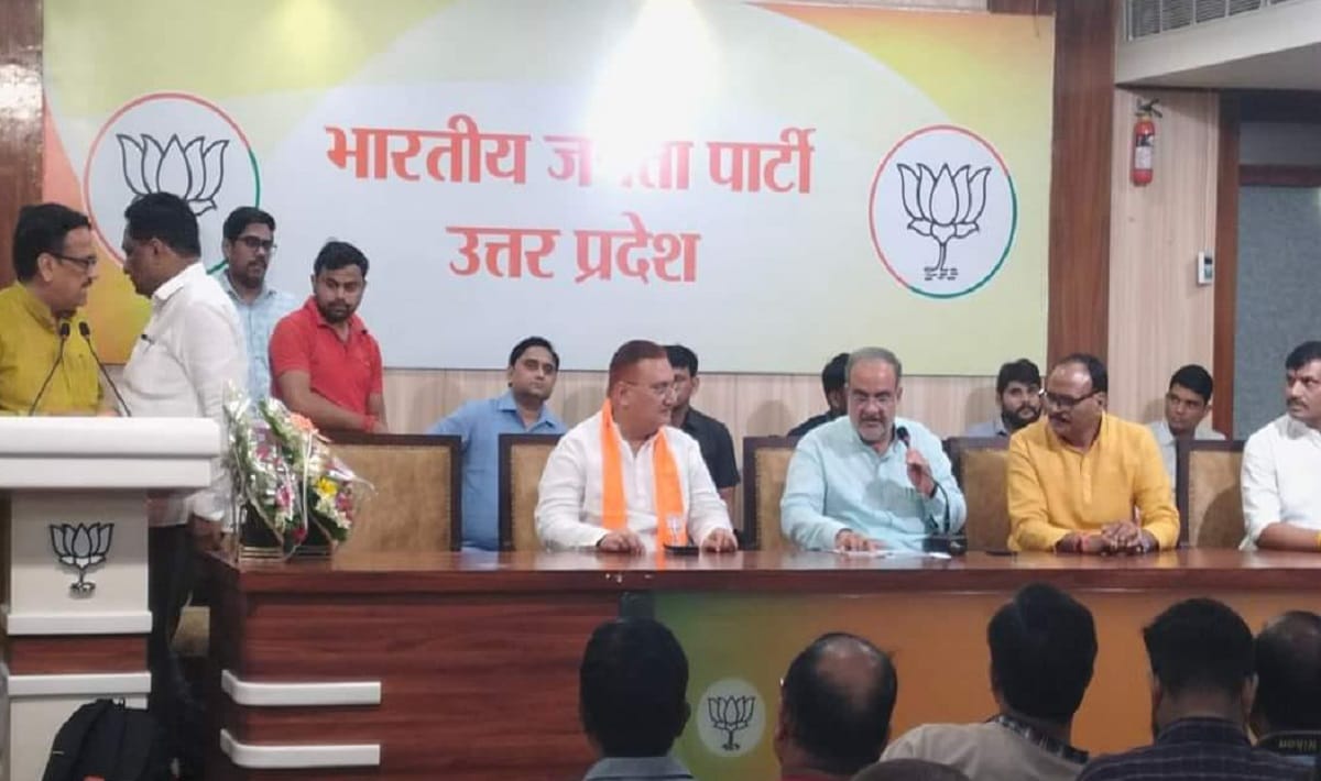 Ghosi By Election Former samajwadi party MLA Umesh chand Pandey joins BJP