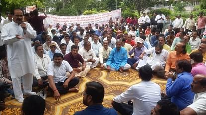 MP News: Five lakh government employees on strike for 39-point demands, warning of indefinite strike