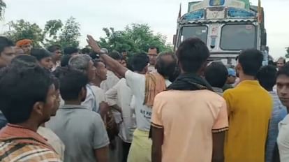 Bihar Crime: युवक की गला दबाकर हत्या, घर से कुछ ही दूरी पर टेंपो से बरामद हुआ शव; तीन हिरासत में Youth strangled to death in Darbhanga, dead body recovered from tempo a short distance from home; 3 in custody